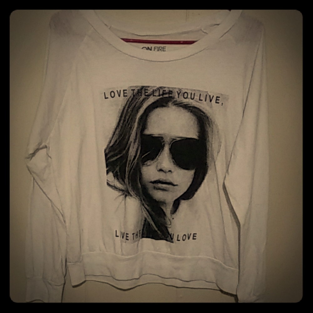 Woman's long sleeve shirt.